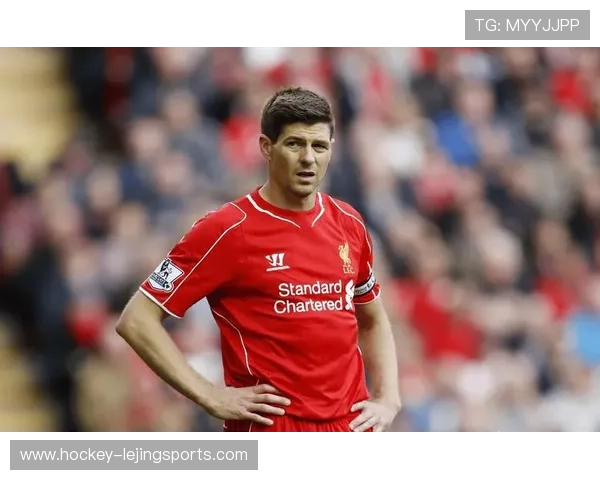 红衣足球球星排名第4的传奇人物是谁他在赛场上的光辉时刻回顾