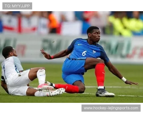 足球球星炫技对决震撼场面高清大图展示精彩舞步与球技结合 足球球星炫技对决震撼场面高清大图展示精彩舞步与球技结合